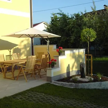 Oda ve Kahvaltı Fruehstueckspension Kibler